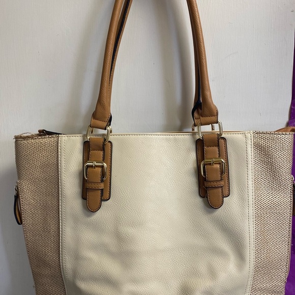 Apt. 9 Cream and Tan Tote Bag with comfortable shoulder straps, multiple pockets - Picture 3 of 14